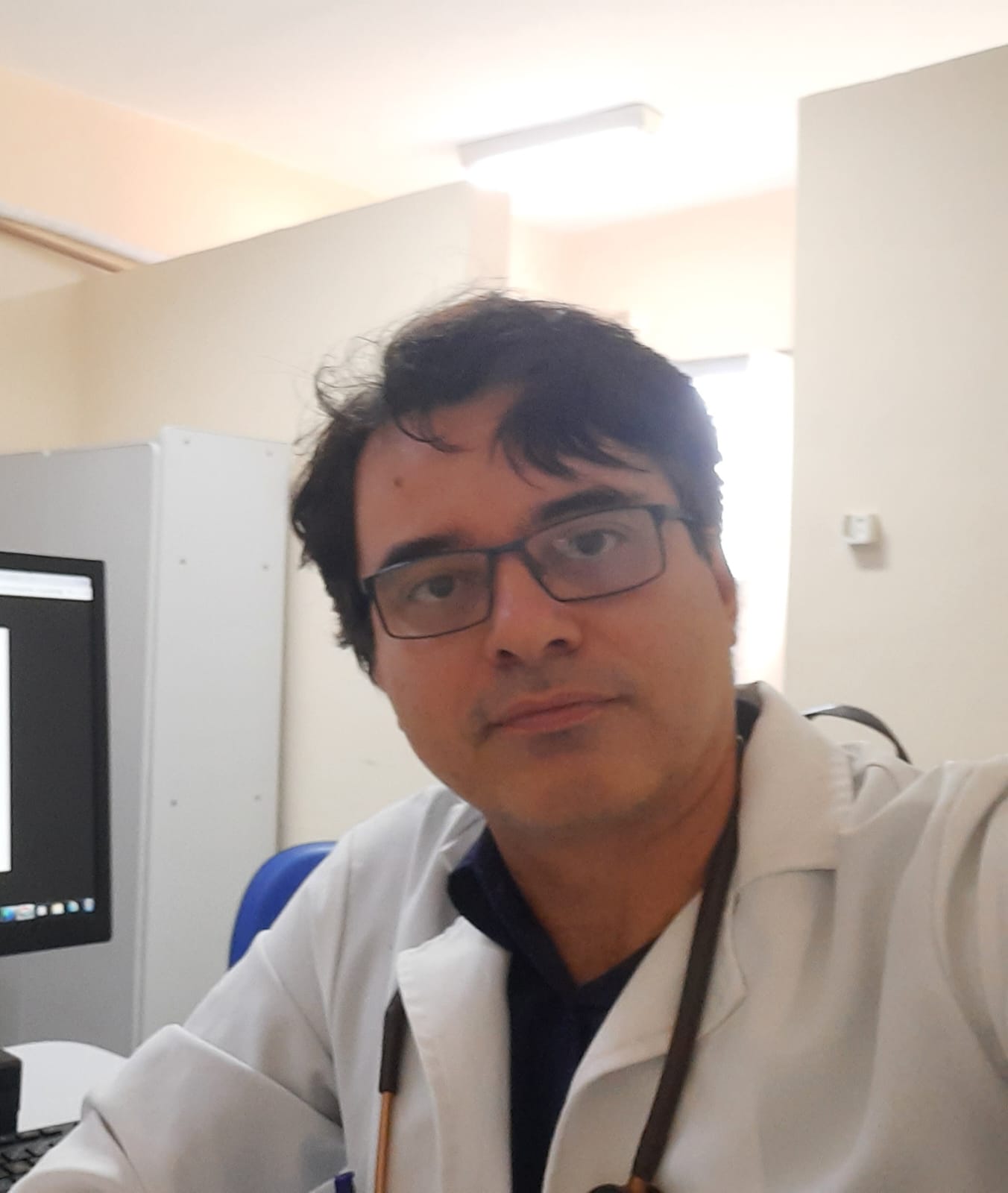 Dr. André